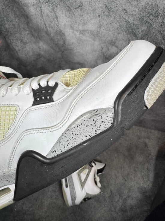 Size 11 | Jordan 4 White Cement No Box | Pre-Owned main image 8